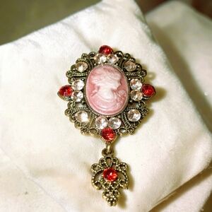 Feminine Victorian Pink Cameo Brooch